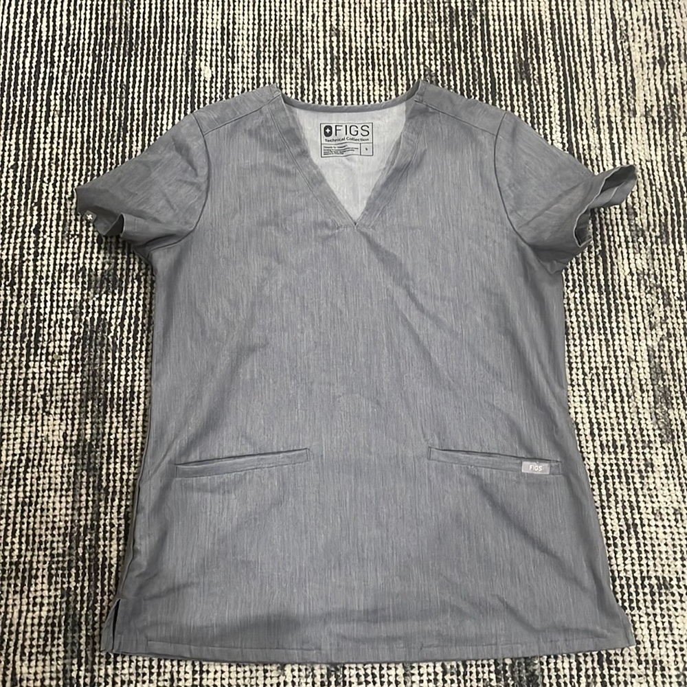 Small figs grey scrub set